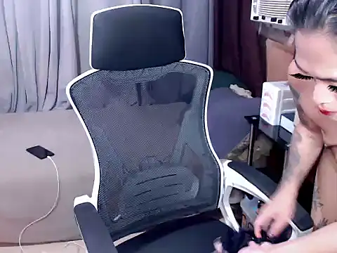 AvianaGoddess online show from November 25, 2025, 6:47 am