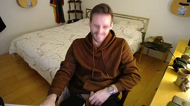 Snapshot of skatejocke chatting on November 14, 2025, 2:32 pm skatejocke online show from November 14, 2025, 2:32 pm