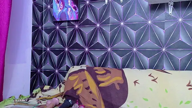 emilygrooe online show from December 3, 2025, 9:25 pm