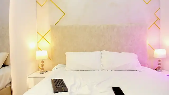 Snapshot of isaa_and_juanjo chatting on November 28, 2025, 3:39 am isaa and juanjo online show from November 28, 2025, 3:39 am