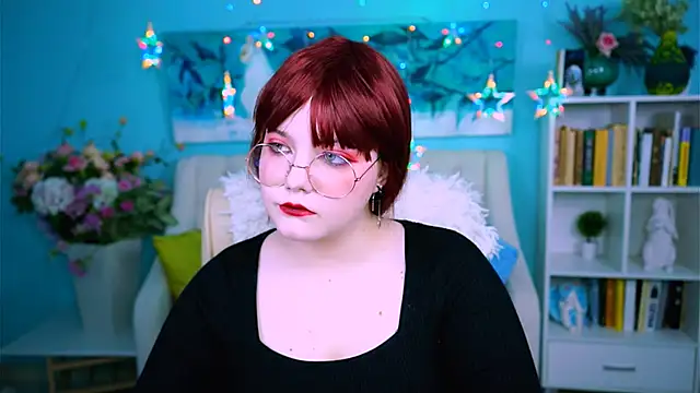 Snapshot of VettaAdams chatting on November 12, 2025, 8:18 am VettaAdams online show from November 12, 2025, 8:18 am