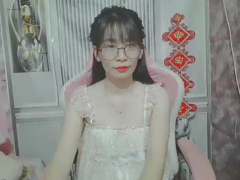 Ella039 online show from May 19, 2026, 1:56 am