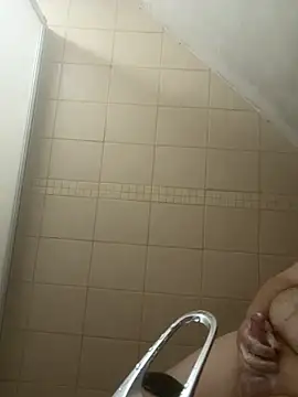 emrxxzxh online show from March 19, 2026, 8:20 pm