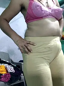 Snapshot of Piya_Bakshi chatting on May 20, 2026, 8:28 pm Piya Bakshi online show from May 20, 2026, 8:28 pm