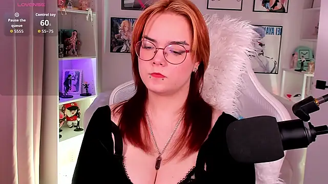 Lily  Evans online show from March 3, 2026, 3:46 am