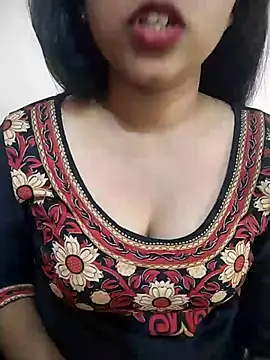 Sexy Divya   online show from May 12, 2026, 6:32 am
