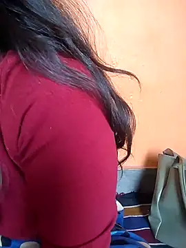 Sexy Divya   online show from May 7, 2026, 1:32 am