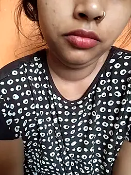 Sexy Divya   online show from May 19, 2026, 12:37 am