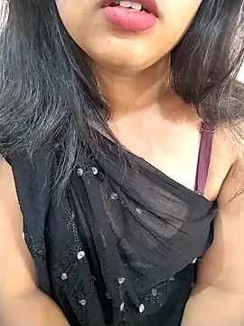 Sexy Divya   online show from May 18, 2026, 6:40 am