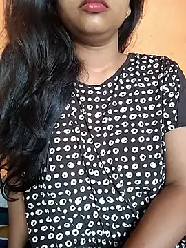 Sexy Divya   online show from May 28, 2026, 1:02 am
