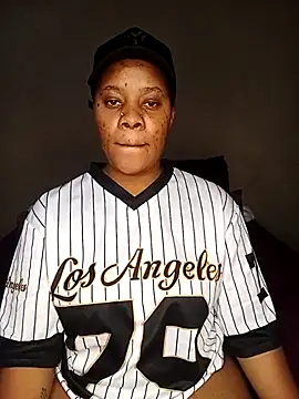 Emmylove-xr25 online show from February 15, 2026, 7:13 pm