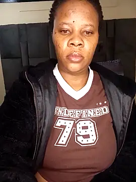 Snapshot of Emmylove-xr25 chatting on April 30, 2026, 7:48 am Emmylove-xr25 online show from April 30, 2026, 7:48 am