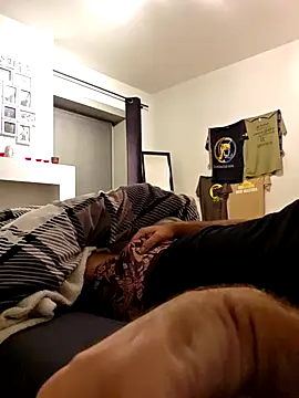 thenakedtraveler online show from November 8, 2025, 12:58 am