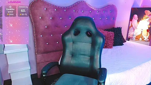 AnnaRouseQueen online show from November 25, 2025, 4:13 am