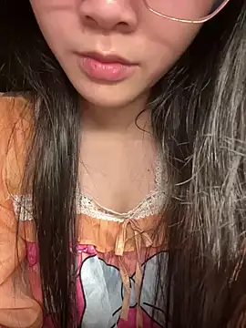 Snapshot of Lynn-122 chatting on November 23, 2025, 2:38 pm Lynn-122 online show from November 23, 2025, 2:38 pm