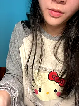 Snapshot of Lynn-122 chatting on November 21, 2025, 4:17 pm Lynn-122 online show from November 21, 2025, 4:17 pm