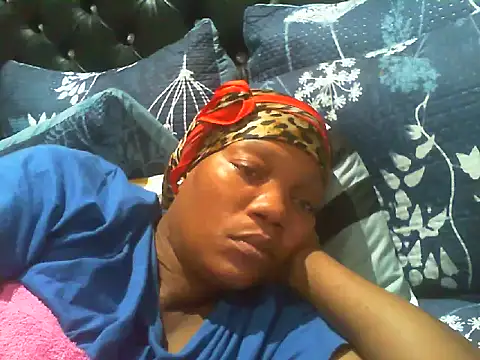 Snapshot of DustyLucy02 chatting on March 16, 2026, 8:40 am DustyLucy02 online show from March 16, 2026, 8:40 am