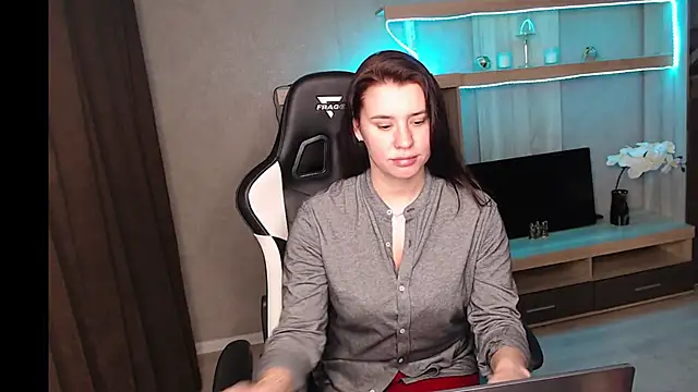 Snapshot of Diana-mey chatting on November 18, 2025, 8:23 pm Diana-mey online show from November 18, 2025, 8:23 pm