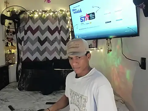 Snapshot of JUANBIGCOCK21CM chatting on June 10, 2026, 8:43 pm JUANBIGCOCK21CM online show from June 10, 2026, 8:43 pm
