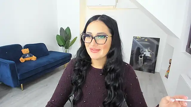 AnyaEvy online show from February 4, 2026, 4:40 am