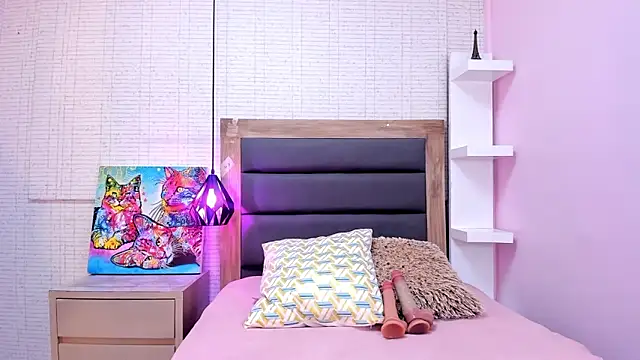 Snapshot of IRENNEBLAZER chatting on February 4, 2026, 12:33 pm IRENNEBLAZER online show from February 4, 2026, 12:33 pm