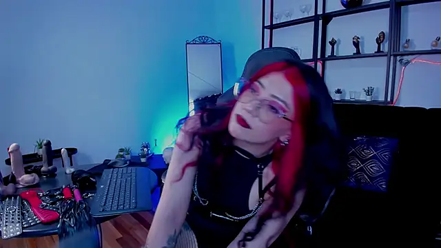 Halley Ravenn online show from June 11, 2026, 7:22 pm