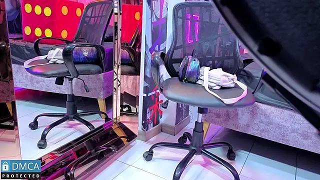 Snapshot of sofia_sstonee_ chatting on December 19, 2025, 11:01 am sofia sstonee online show from December 19, 2025, 11:01 am