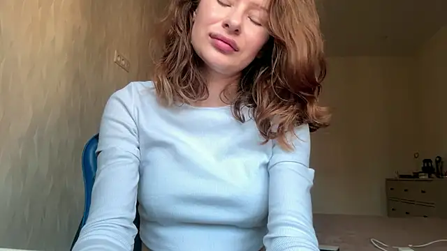 VikiraAmstrong online show from November 8, 2025, 9:35 am