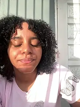Snapshot of Nicolitalalinda chatting on June 20, 2026, 10:42 am Nicolitalalinda online show from June 20, 2026, 10:42 am
