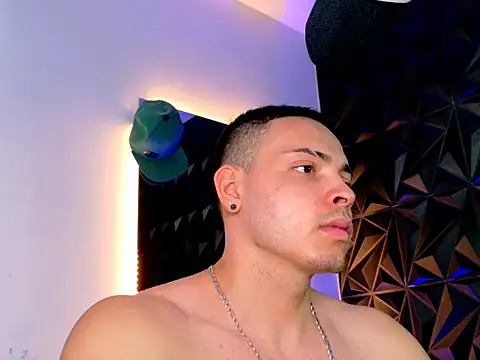 Snapshot of Maxwell_Dupont chatting on November 14, 2025, 8:45 pm Maxwell Dupont online show from November 14, 2025, 8:45 pm