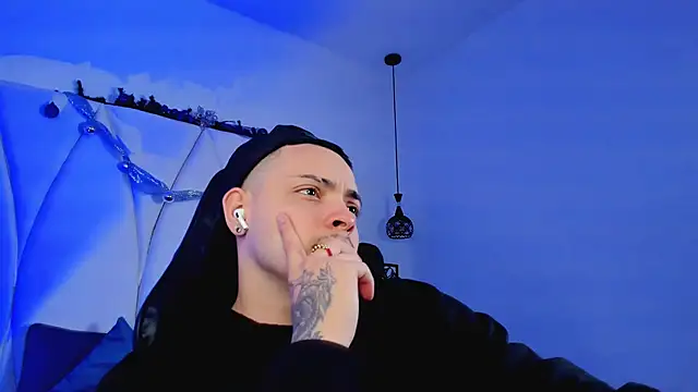 Snapshot of Maxwell_Dupont chatting on December 3, 2025, 12:04 pm Maxwell Dupont online show from December 3, 2025, 12:04 pm