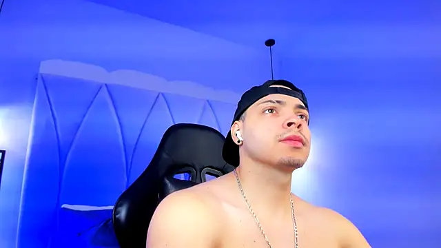 Snapshot of Maxwell_Dupont chatting on November 29, 2025, 4:07 pm Maxwell Dupont online show from November 29, 2025, 4:07 pm