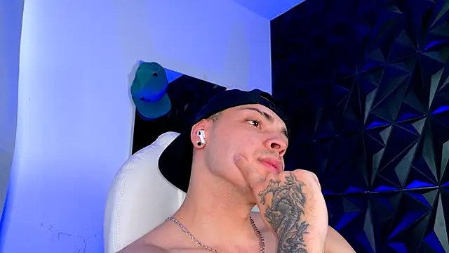 Snapshot of Maxwell_Dupont chatting on November 27, 2025, 7:14 pm Maxwell Dupont online show from November 27, 2025, 7:14 pm