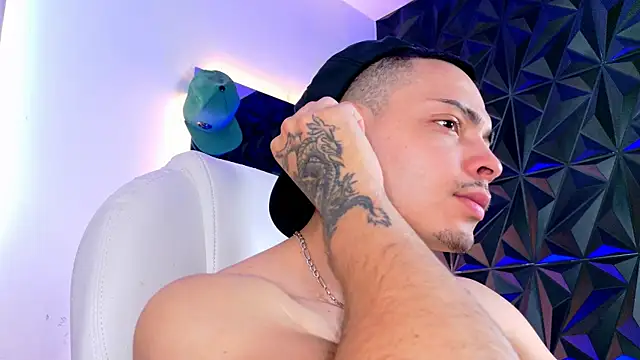 Snapshot of Maxwell_Dupont chatting on December 4, 2025, 4:06 pm Maxwell Dupont online show from December 4, 2025, 4:06 pm