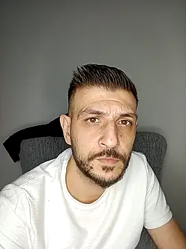 Snapshot of Red_dewilll chatting on November 7, 2025, 11:19 pm Red dewilll online show from November 7, 2025, 11:19 pm