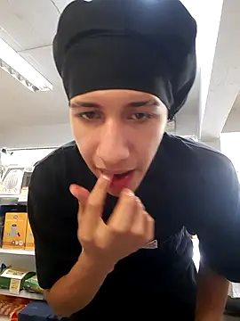 Snapshot of AlphaMax_23 chatting on November 25, 2025, 7:14 pm AlphaMax 23 online show from November 25, 2025, 7:14 pm