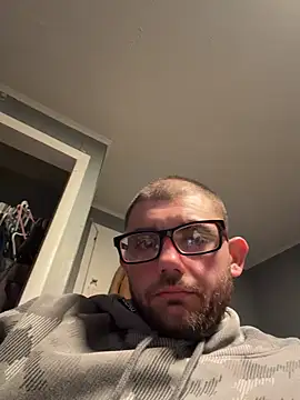 trickydickydaddy online show from March 29, 2026, 3:52 am