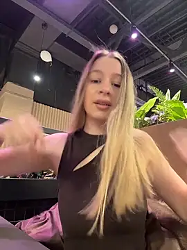 SashaCatt online show from November 24, 2025, 7:19 am