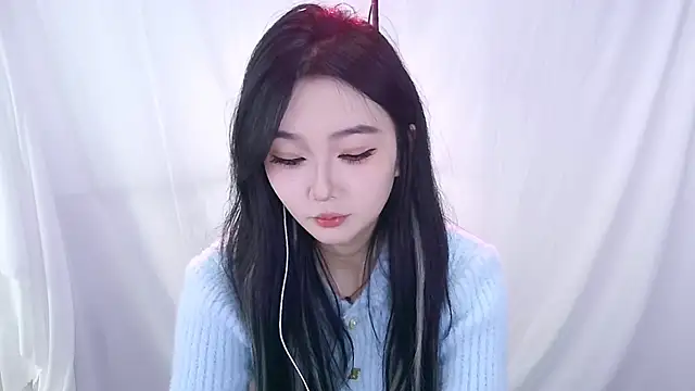 2w1sh online show from November 11, 2025, 8:09 am