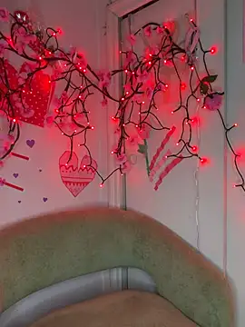 ValayaNoire online show from February 14, 2026, 8:14 am