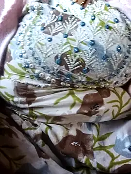 Rajni hot83 online show from December 17, 2025, 4:50 am