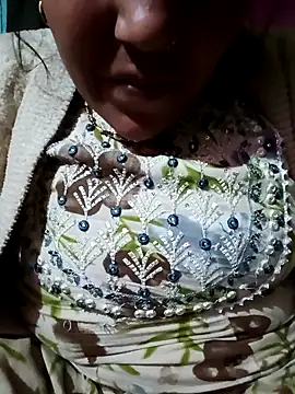 Rajni hot83 online show from December 5, 2025, 2:37 pm