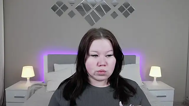 Snapshot of EvaNova_ chatting on December 17, 2025, 4:17 am EvaNova online show from December 17, 2025, 4:17 am