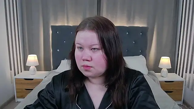 Snapshot of EvaNova_ chatting on December 4, 2025, 4:22 am EvaNova online show from December 4, 2025, 4:22 am