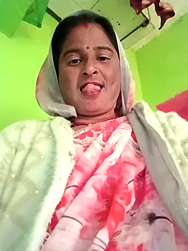 Snapshot of Quin_love143 chatting on December 20, 2025, 11:35 am Quin love143 online show from December 20, 2025, 11:35 am