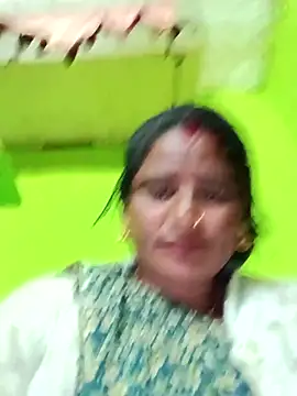 Snapshot of Quin_love143 chatting on November 22, 2025, 10:52 pm Quin love143 online show from November 22, 2025, 10:52 pm