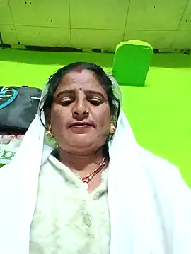 Snapshot of Quin_love143 chatting on November 18, 2025, 10:45 pm Quin love143 online show from November 18, 2025, 10:45 pm