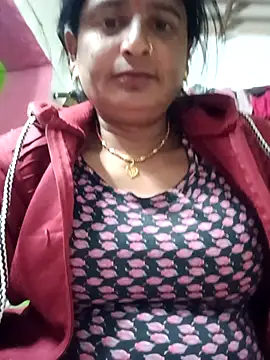 Snapshot of Quin_love143 chatting on December 1, 2025, 10:43 pm Quin love143 online show from December 1, 2025, 10:43 pm