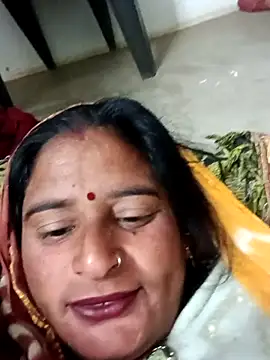 Snapshot of Quin_love143 chatting on January 6, 2026, 11:53 pm Quin love143 online show from January 6, 2026, 11:53 pm
