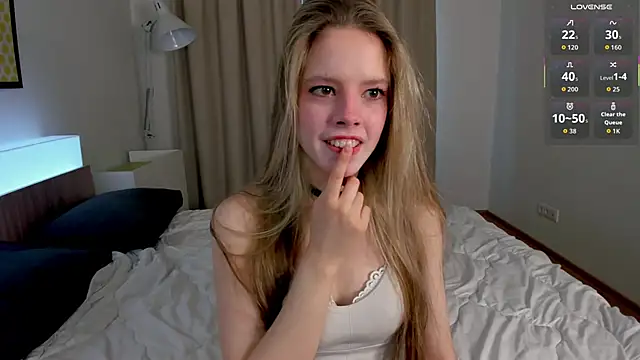 Snapshot of TiffinyMergist chatting on February 24, 2026, 5:52 am TiffinyMergist online show from February 24, 2026, 5:52 am